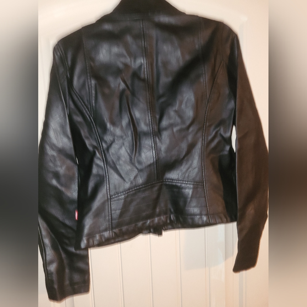 Leather jacket - Picture 3 of 3